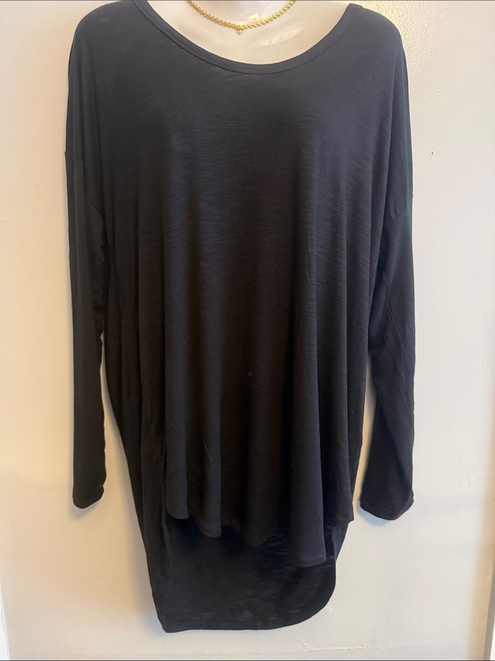 Old Navy Black Long-Sleeve Women's Tee